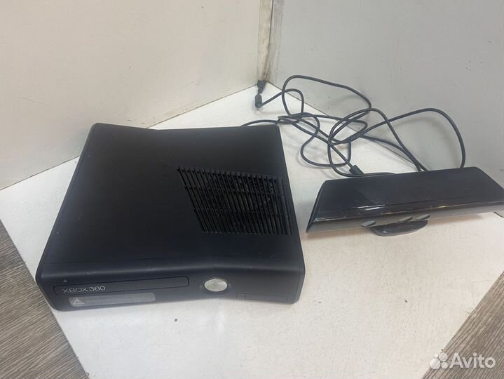 Игровые приставки Microsoft Xbox 360 S 250GB