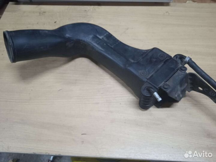 Воздуховод охладителя топлива BMW 5 E39 m47 бмв 5