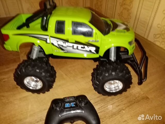 Машина на радиоуправлении внедорожник