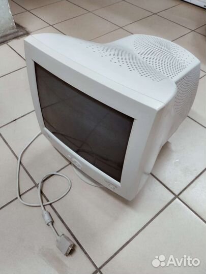 Монитор LG 575C