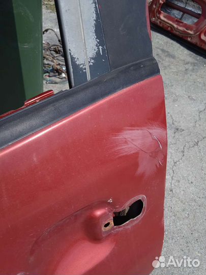 Дверь задняя левая Nissan Terrano 2 Ниссан Террано