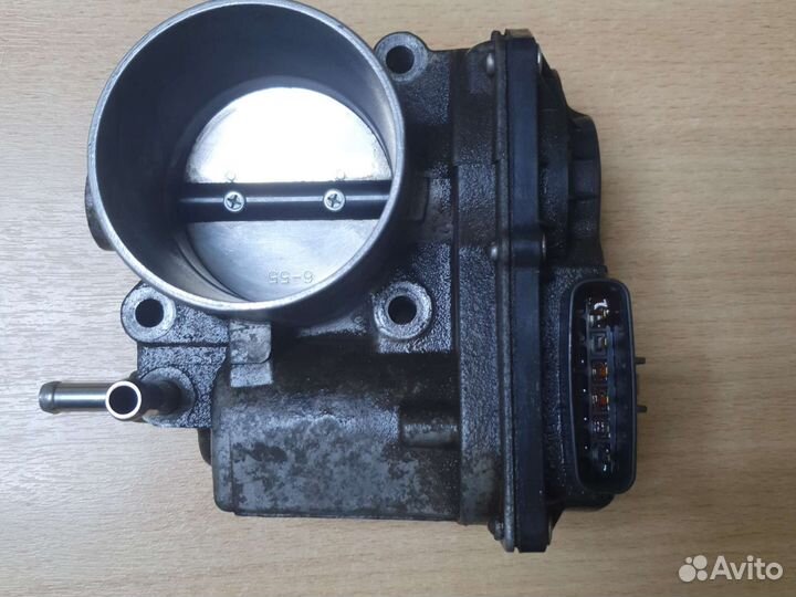 Дросельная заслонка на тойота Аурис, королла