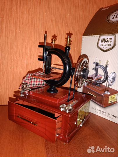 Сейф. Шкатулка. Музыкальная шкатулка