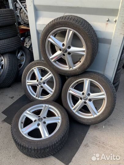 Комплект зимних колес Volkswagen R17