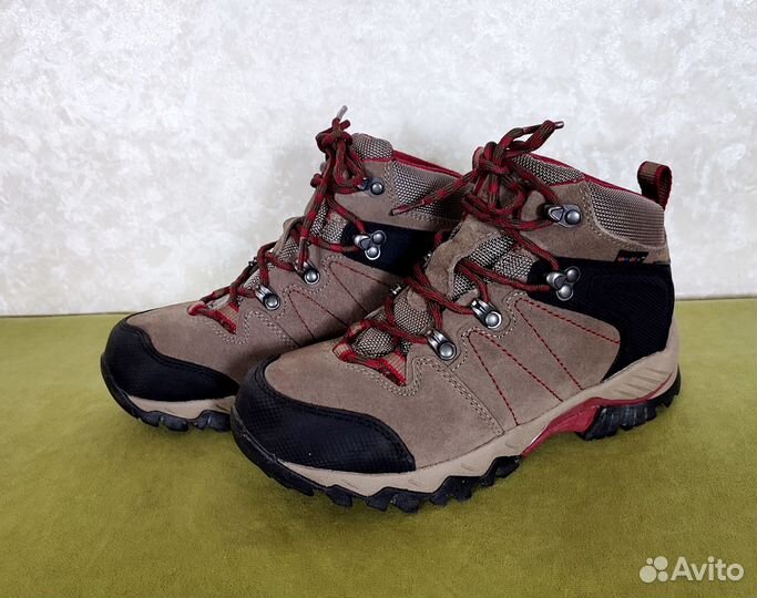 Треккинговые демисезонные ботинки. Clorts 37