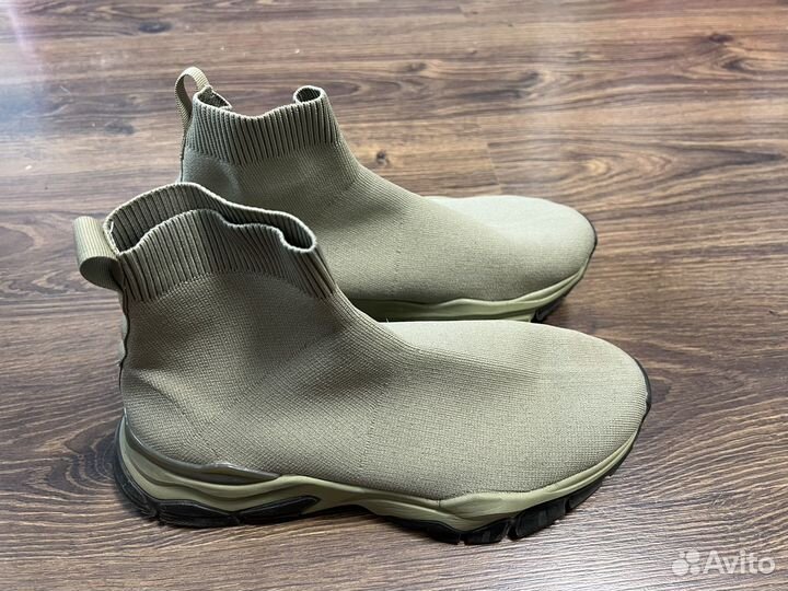 Кроссовки мужские трикотажные