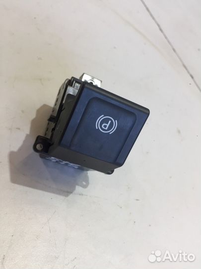 Кнопка фиксатора стояночного тормоза (Lexus GS)