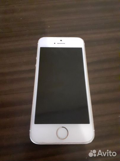 iPhone SE, 32 ГБ