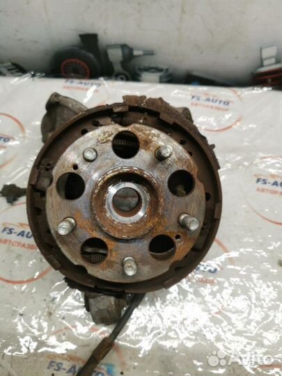 Кулак задний левый Honda Cr-V 2.0 R20A 2011