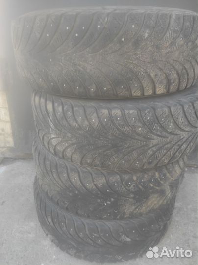 Sava Eskimo Stud 215/65 R16 98T