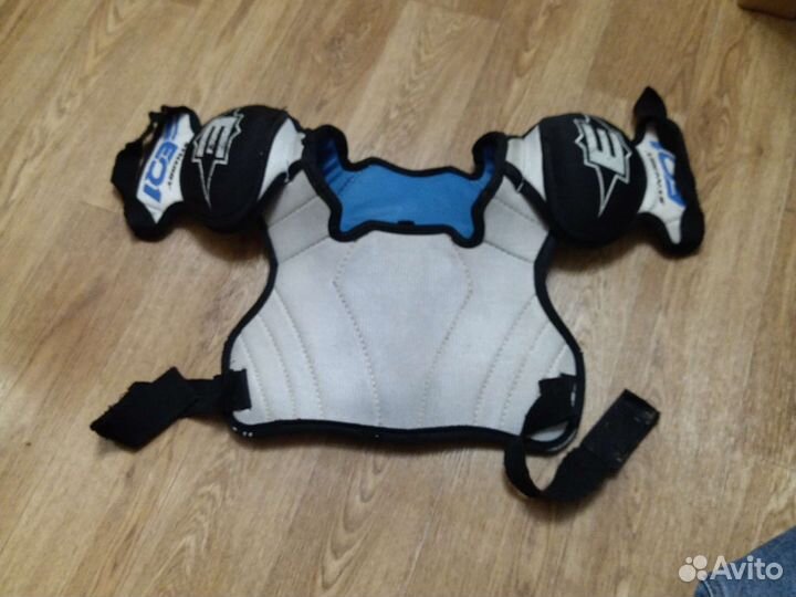 Нагрудник хоккейный