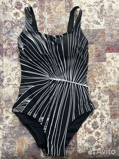 Купальник слитный 44-46 размера