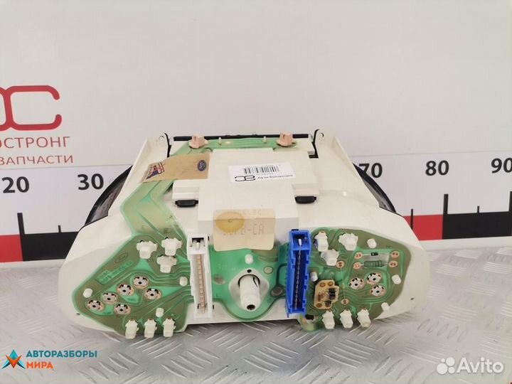 Щиток приборов (приборная панель) Mazda 121 2 1996