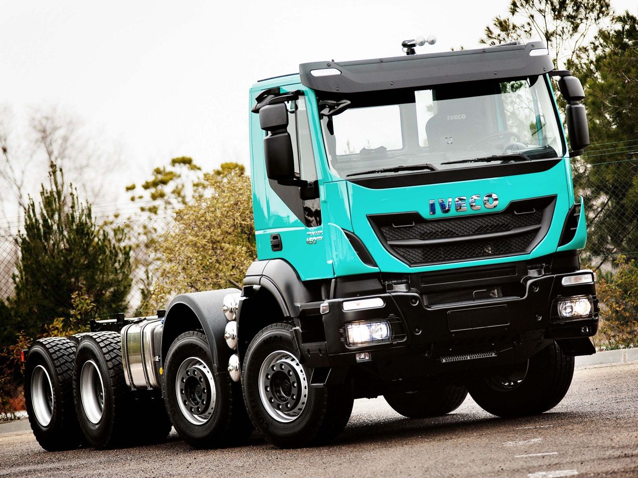 IVECO TRAKKER