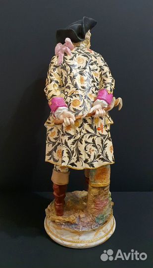 Статуэтка галантного юноши, Франция 19век