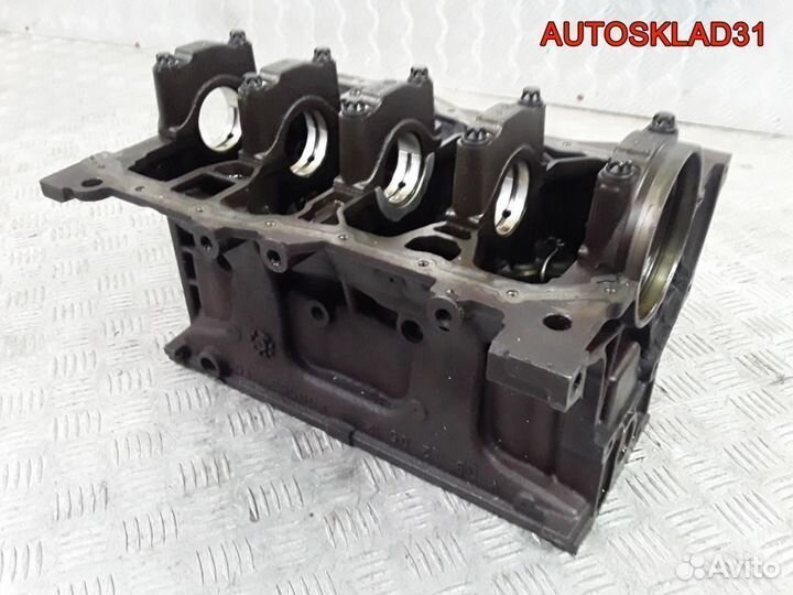 Блок цилиндров двигателя Renault Megane 2 K4M 748
