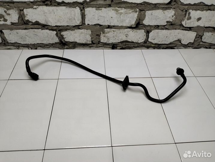 Трубка вакуумная Mercedes W221 S Class