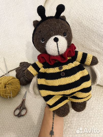 Игрушка вязаная Мишка в костюме пчёлки
