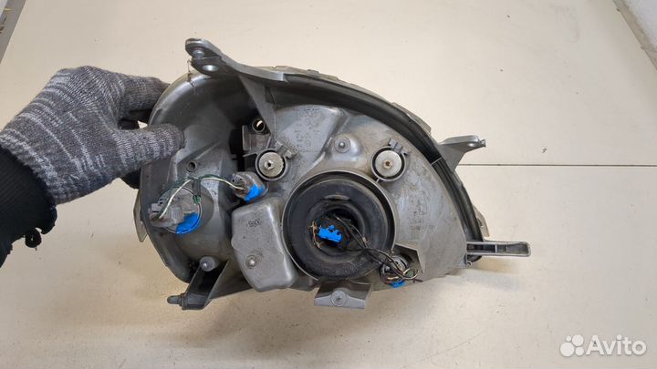 Фара (передняя) Toyota Yaris, 1999