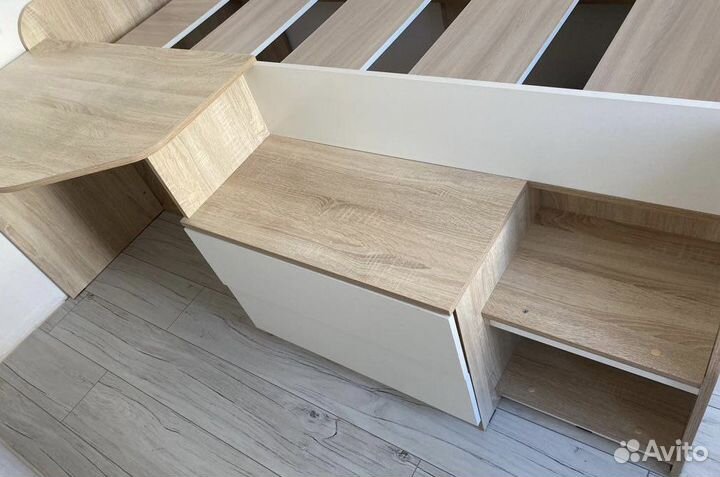 Кровать-чердак со столом