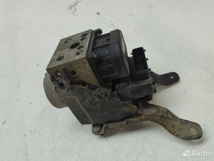 Блок ABS Nissan Bluebird EU14 QG18225669 1998