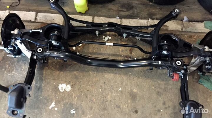 1 Задний подрамник в сборе Volkswagen Passat B7