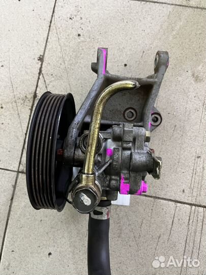 Насос гидроусилителя Mitsubishi Grandis NA4W 4G69