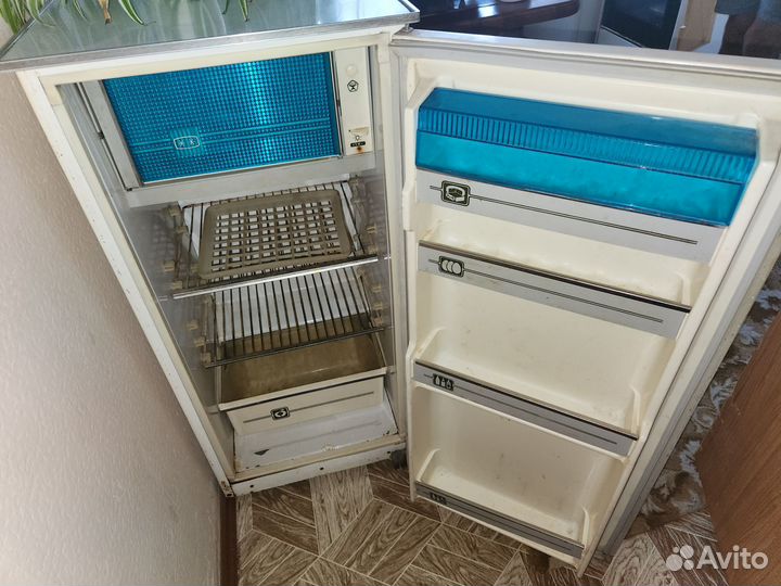 Холодильник рабочий