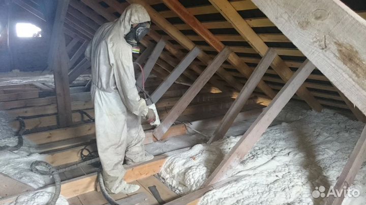 Напыление пенополиуретаном