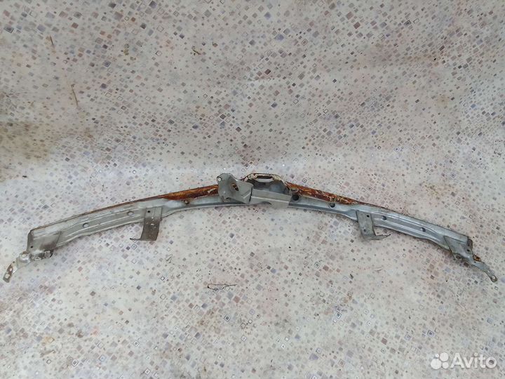 Решетка радиатора E52A