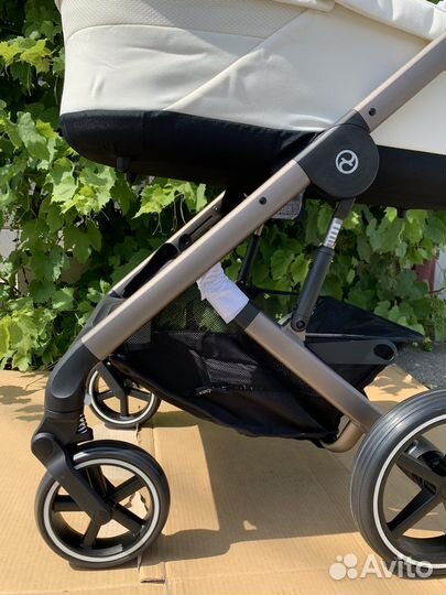 Коляска Cybex Balios 2023 seashels beige