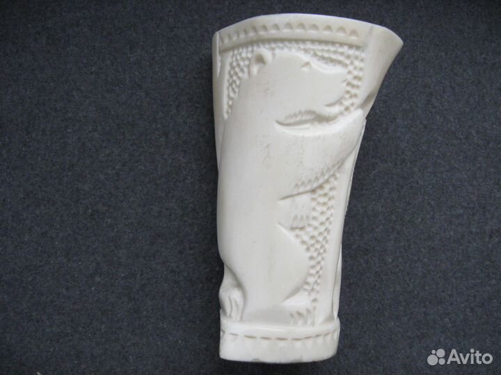 Ваза кость медведь винтаж