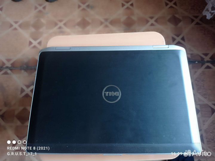 Продам ноутбук dell в хорошем состояний