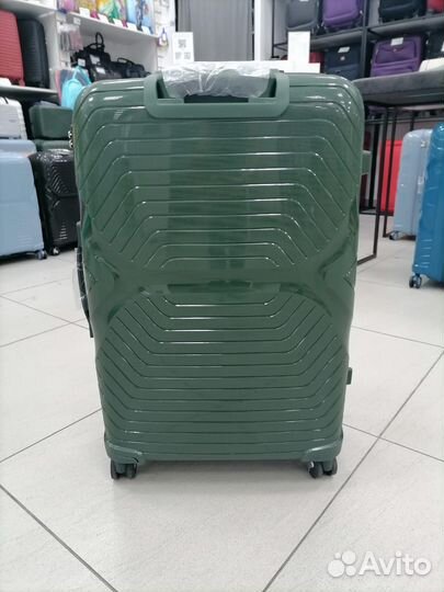 Чемодан 28 дюймов Mondi темно-зеленый из полипропилена