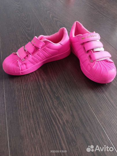 Кроссовки для девочки