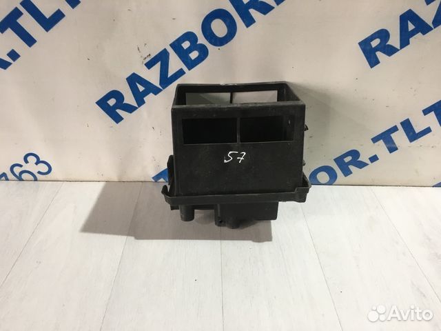 Площадка под аккумулятор lexus IS350 3.5 ат седан