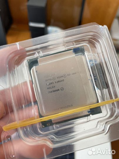 Процессор Intel Xeon 2667v3