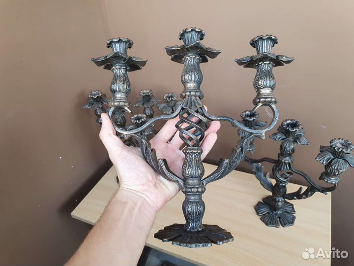 Настольный подсвечник чугун