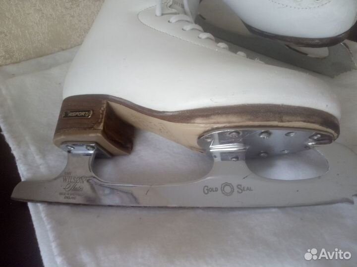 Коньки для фигурного катания Risport RF3, р-р 220