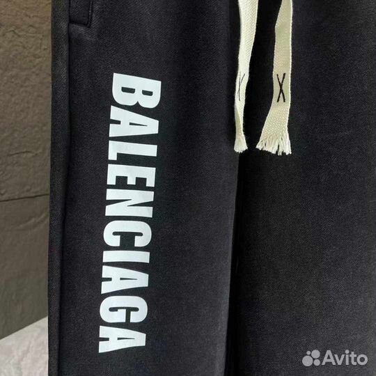 Спортивные штаны balenciaga