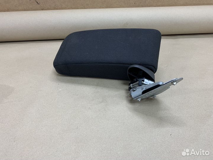 Подлокотник водительский opel astra H / zafira B