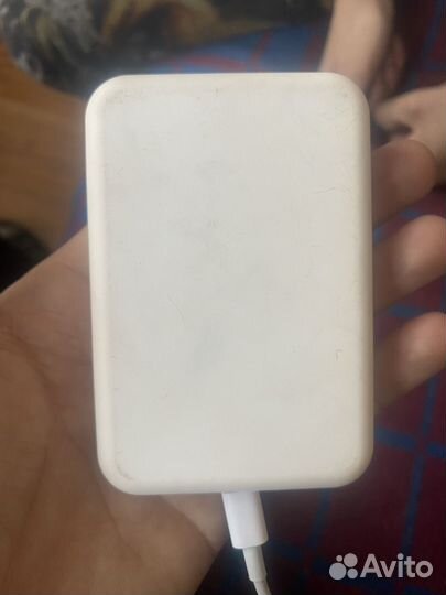 Повербанк apple