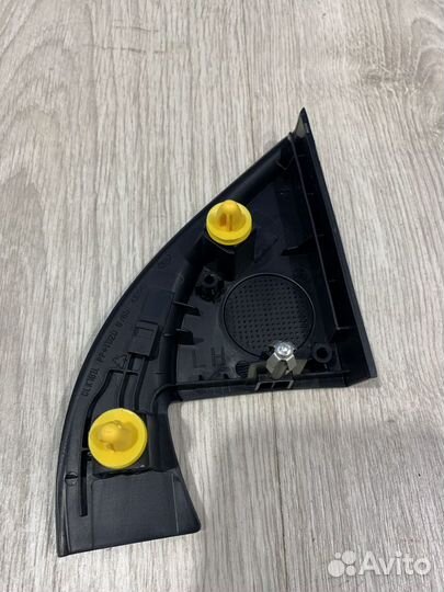 Уголок накладка зеркала внутри салона Kia RIO 3 Ле