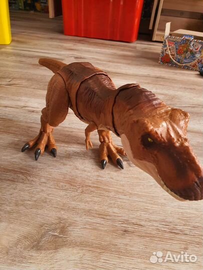 Jurassic world большой динозавр
