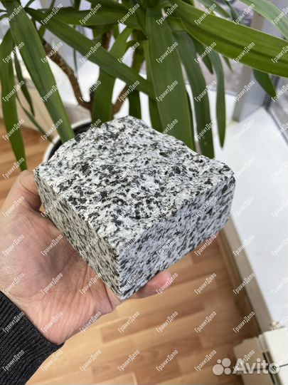 Брусчатка пилено-колотая (карандаш). От 100 м2