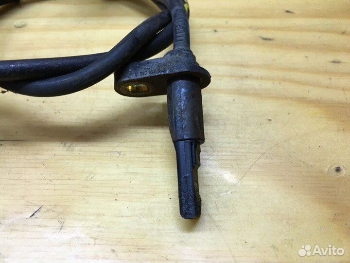 Датчик ABS передний левый Mitsubishi Colt Plus