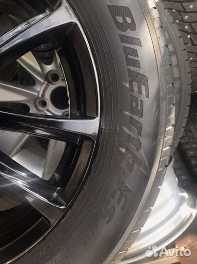 Yokohama Bluearth ES32 215 60 16 (Skoda Yeti)