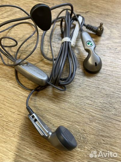 Наушники и гарнитура Sony Ericsson