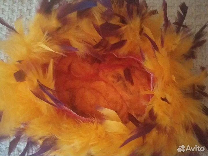 Перьевой парик