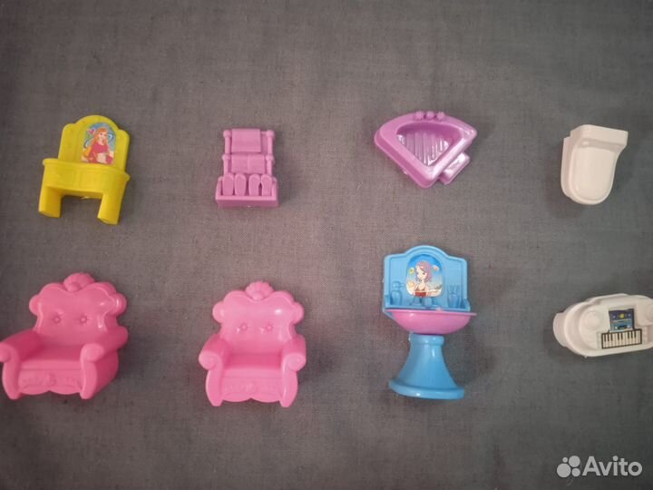 Набор пластиковой мебели для мини куколок
